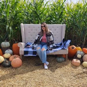 Meet your Posher, Denise